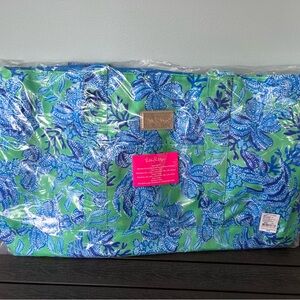 Lilly Pulitzer Cabana Green Keepin It Reel tote with pouch - new in package